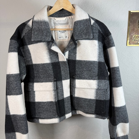 Abercrombie & Fitch Jackets & Blazers - Abercrombie & Fitch Womens Black White Buffalo Check Cropped Plaid Jacket Medium